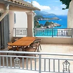 Apartment Platakia Blu